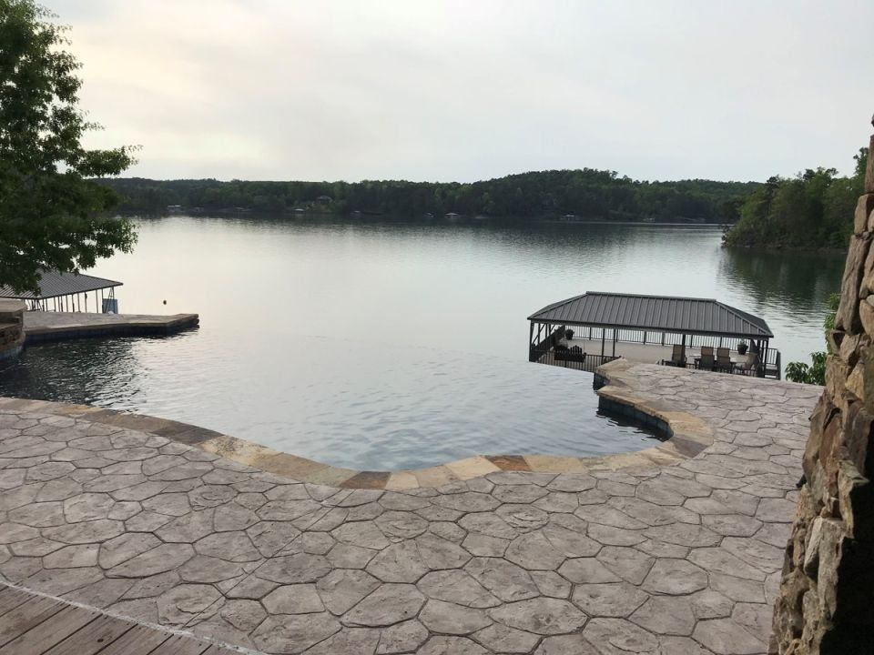Gunite Infinity Pool – Smith Lake, AL