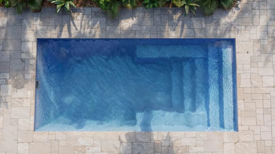 Latham Milan 10.20 fiberglass pool