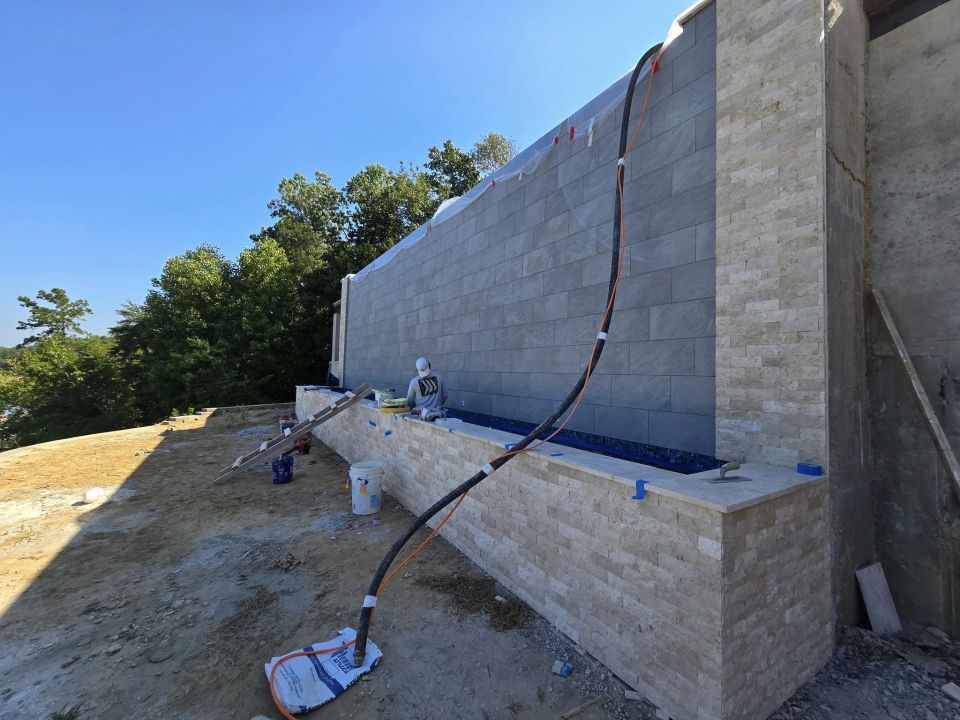 Gunite Infinity Pool with Spa on Smith Lake