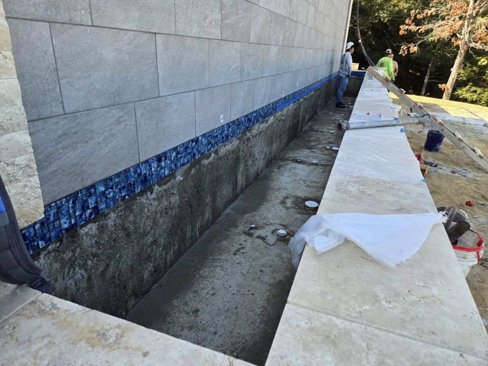 Gunite Infinity Pool with Spa on Smith Lake