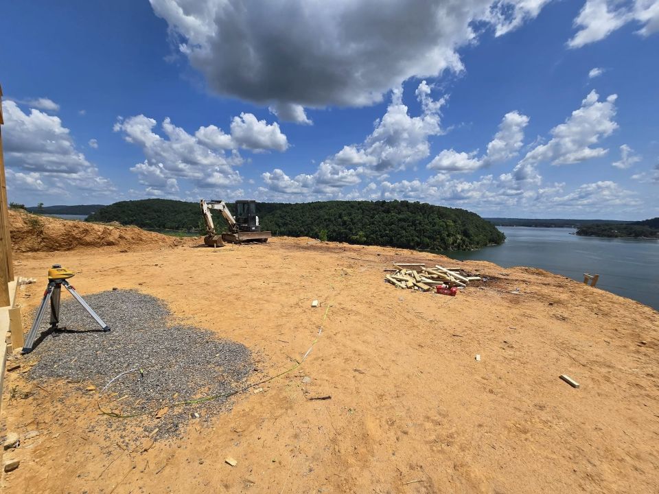 Gunite Infinity Pool with Spa on Smith Lake