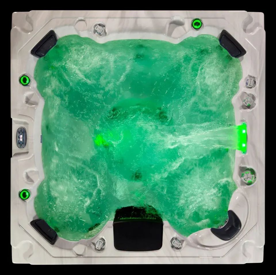 Icelandic Fontana hot tub