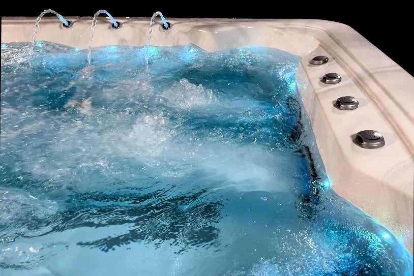 Icelandic Fossa 3B hot tub