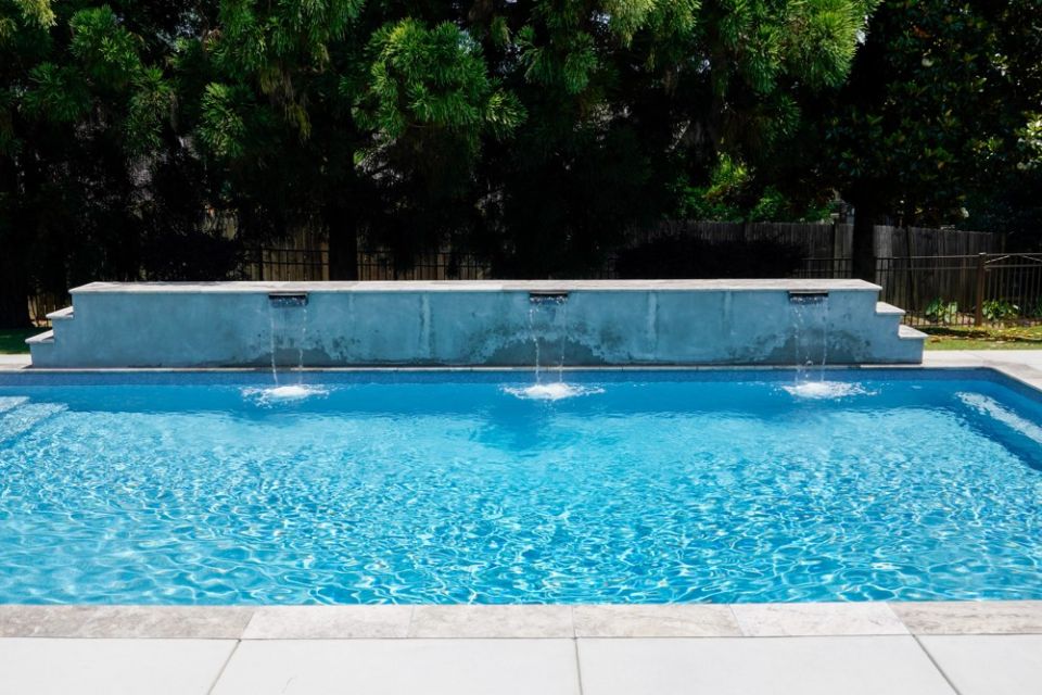 Modern Gunite Pool with Tanning Ledge