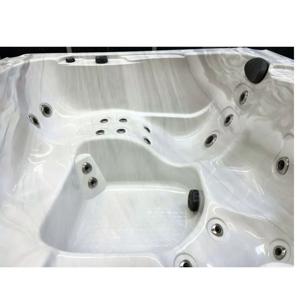 Harmonic H166L.PP hot tub