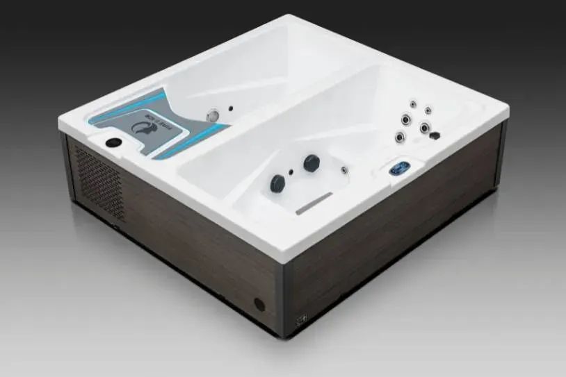 Icelandic Fire & Ice hot tub