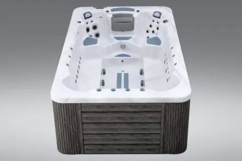 Icelandic Fossa 3B hot tub