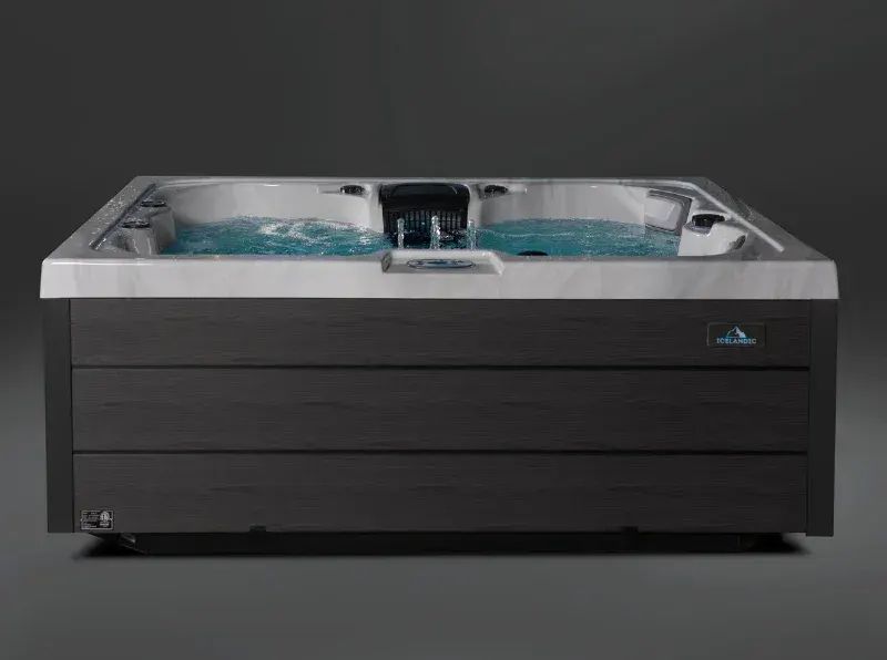 Icelandic Aurora hot tub