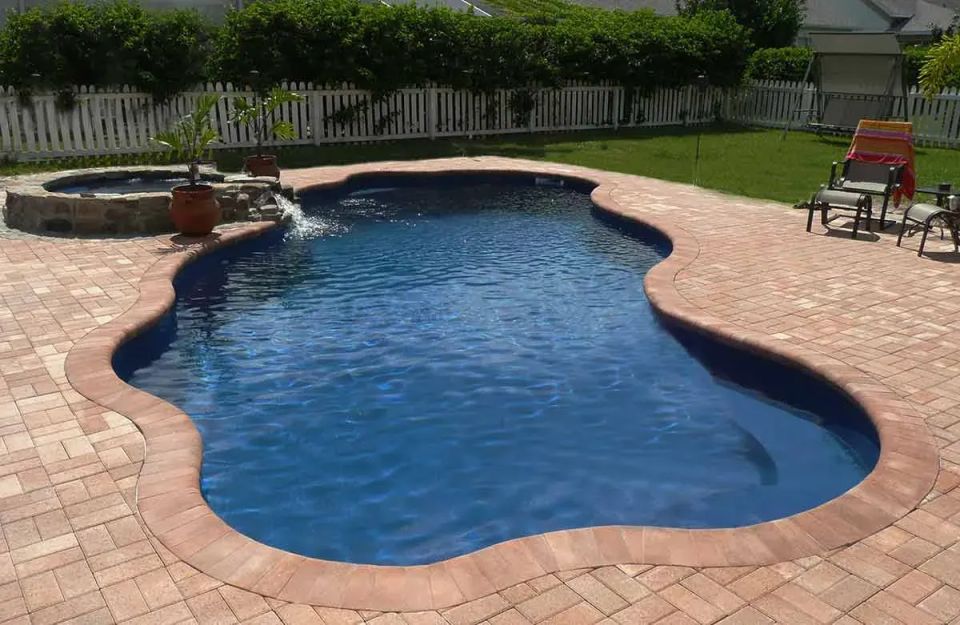 Latham Coronado fiberglass pool