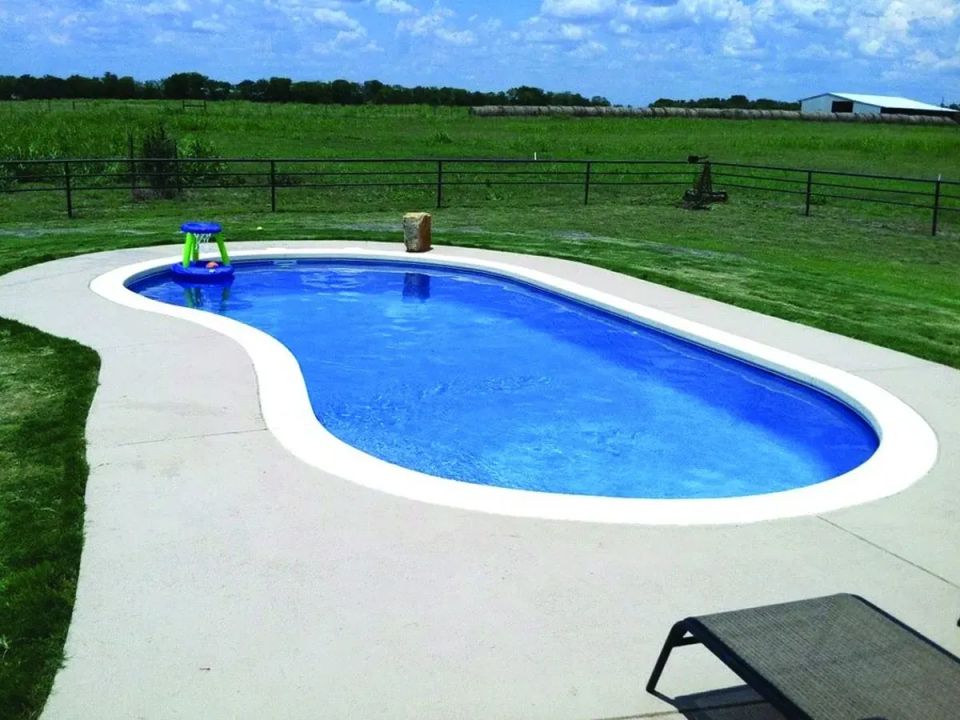 Latham Jamaica 12 fiberglass pool
