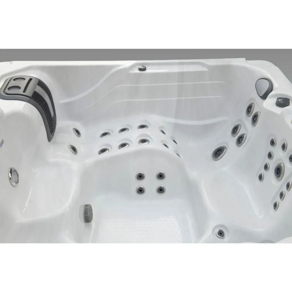 Harmonic H288L hot tub
