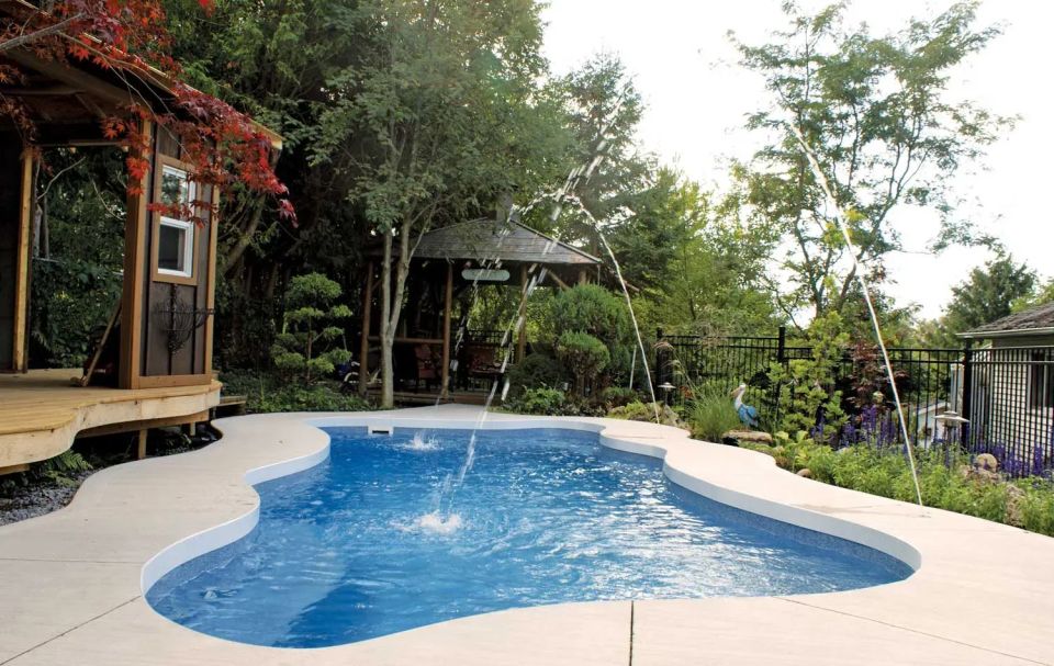 Latham Cape Cod 12 fiberglass pool