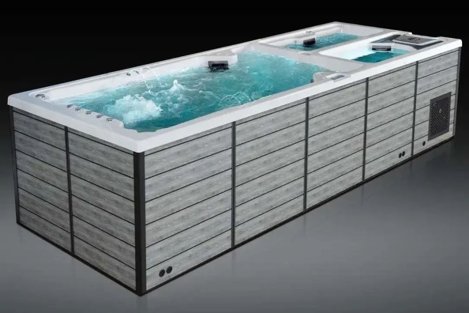 Icelandic The Triathlon hot tub