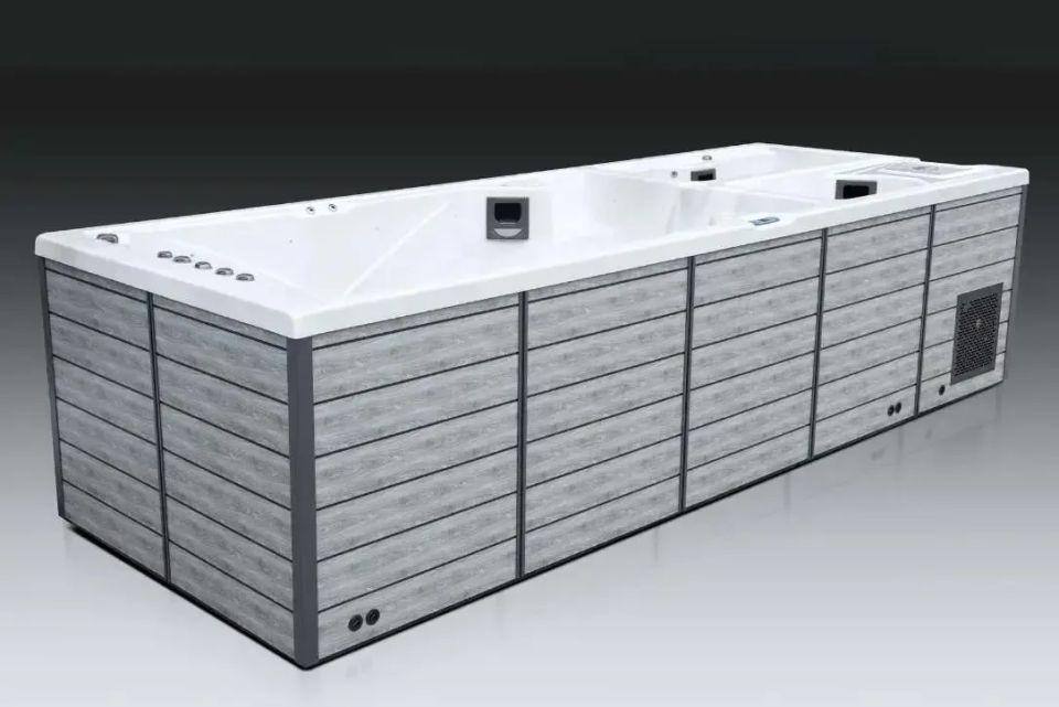 Icelandic The Triathlon hot tub