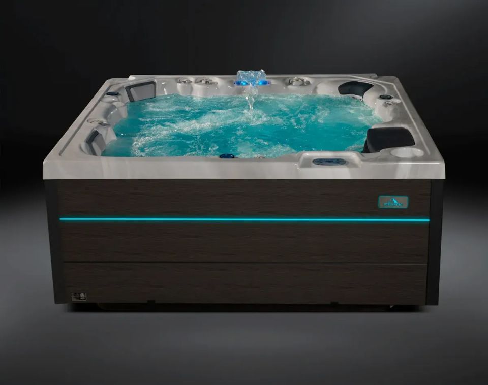 Icelandic Fjord hot tub