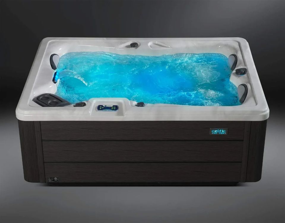 Celtic Kozy 126S hot tub