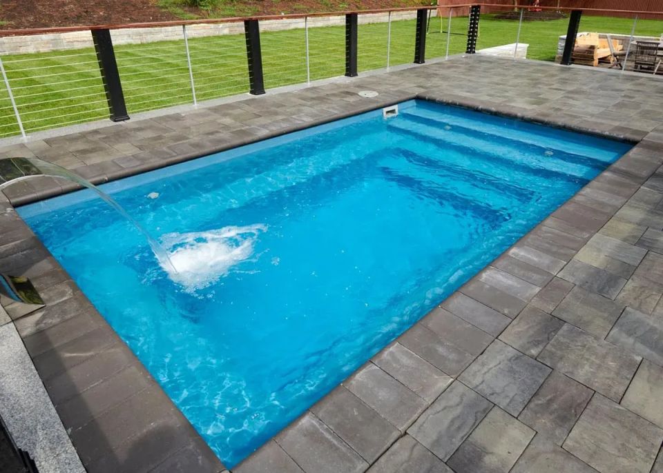 Latham Milan 10.16 fiberglass pool