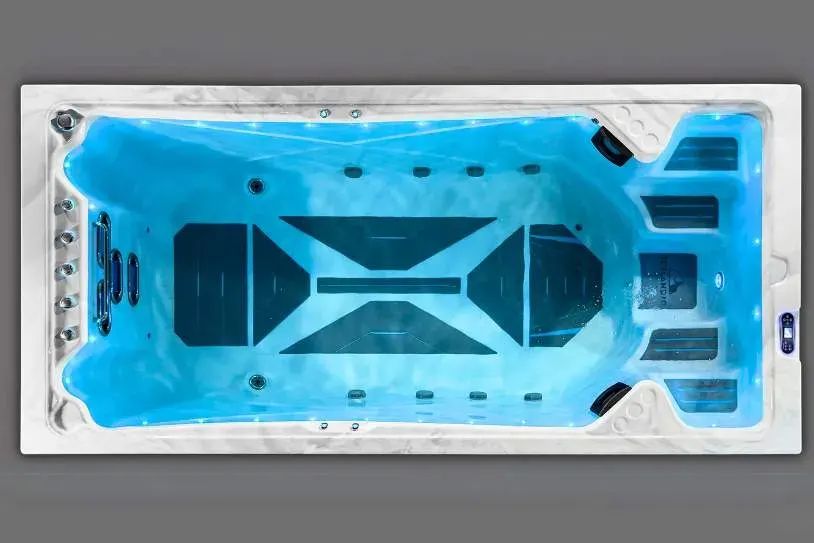 Icelandic Icelandic Swim hot tub