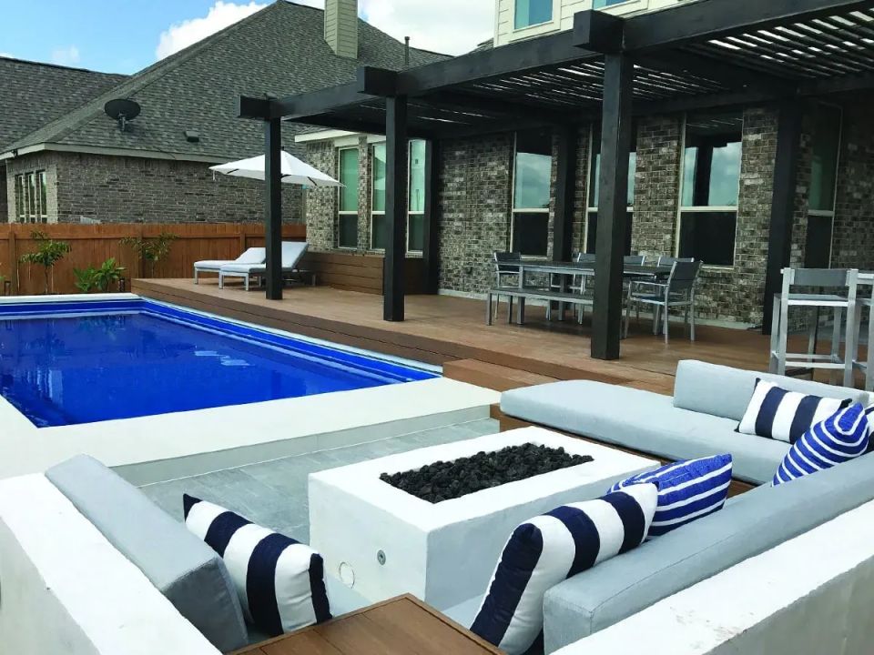 Latham Claremont fiberglass pool