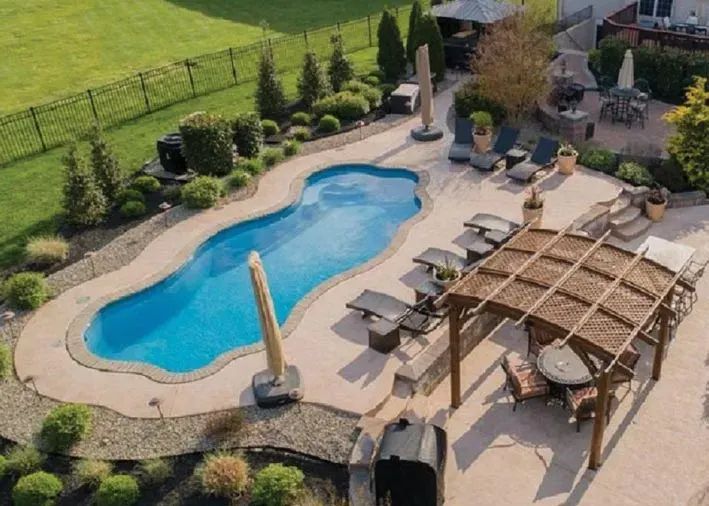 Latham Coronado fiberglass pool
