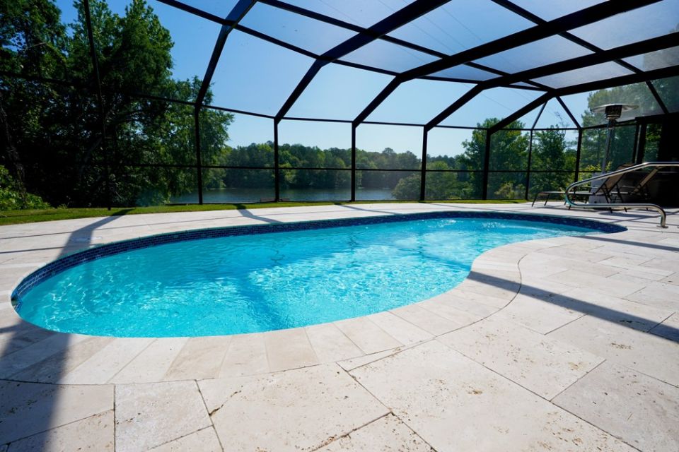 Screened Fiberglass Pool – Clanton, AL