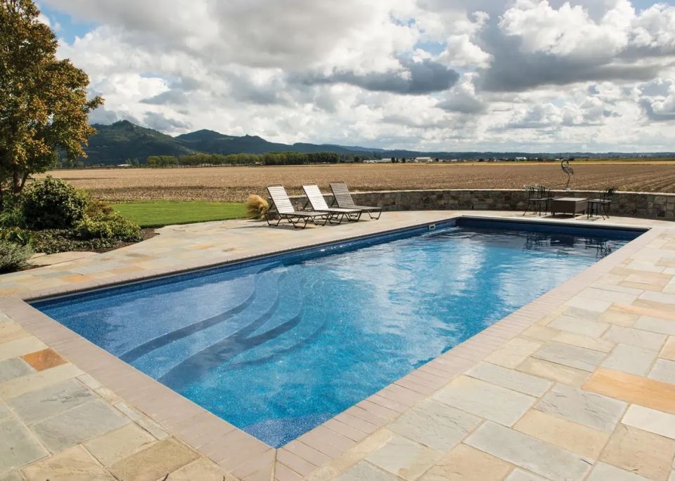 Latham Olympia 16 fiberglass pool