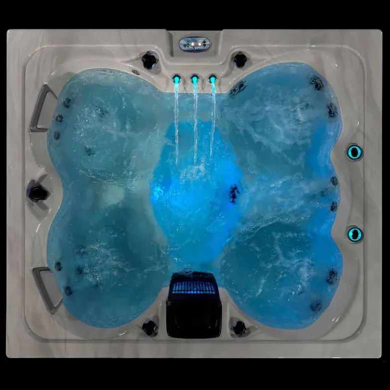 Icelandic Aurora hot tub