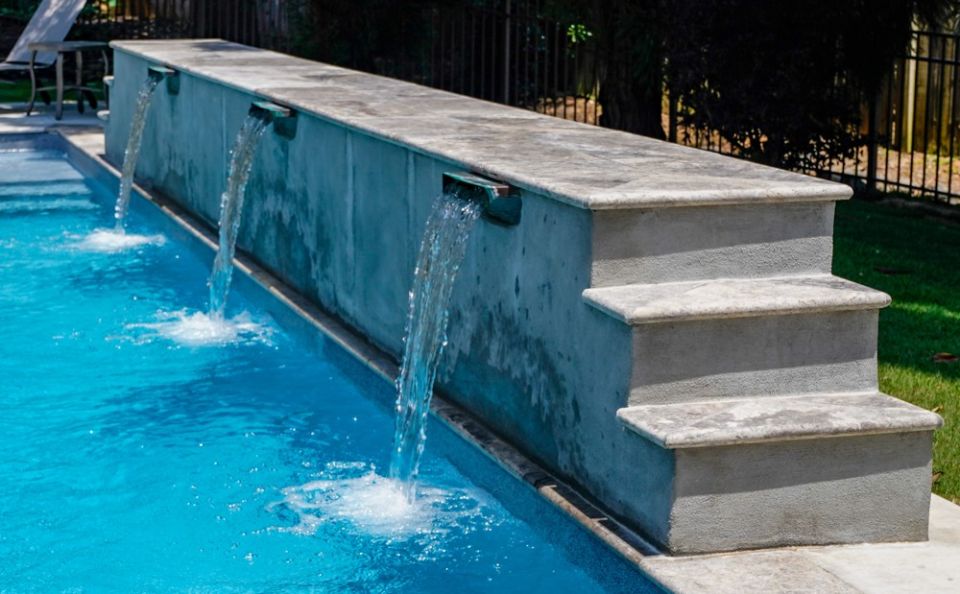 Modern Gunite Pool with Tanning Ledge