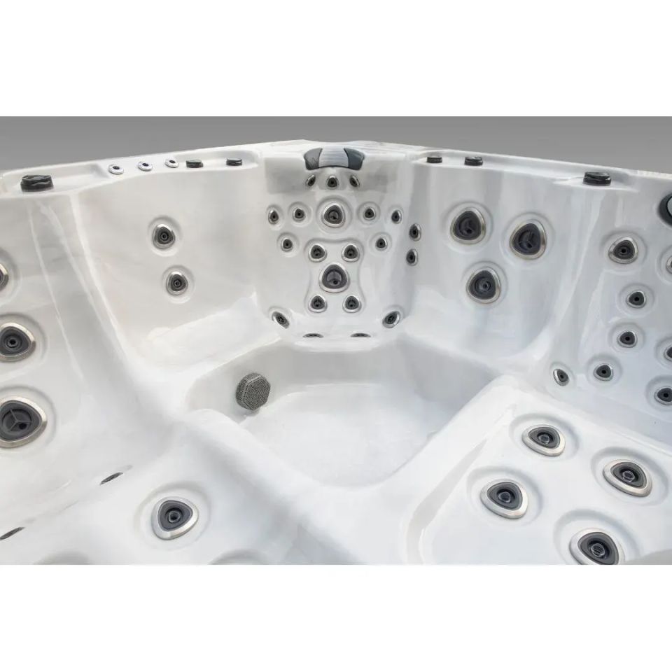 Harmonic H288DL hot tub