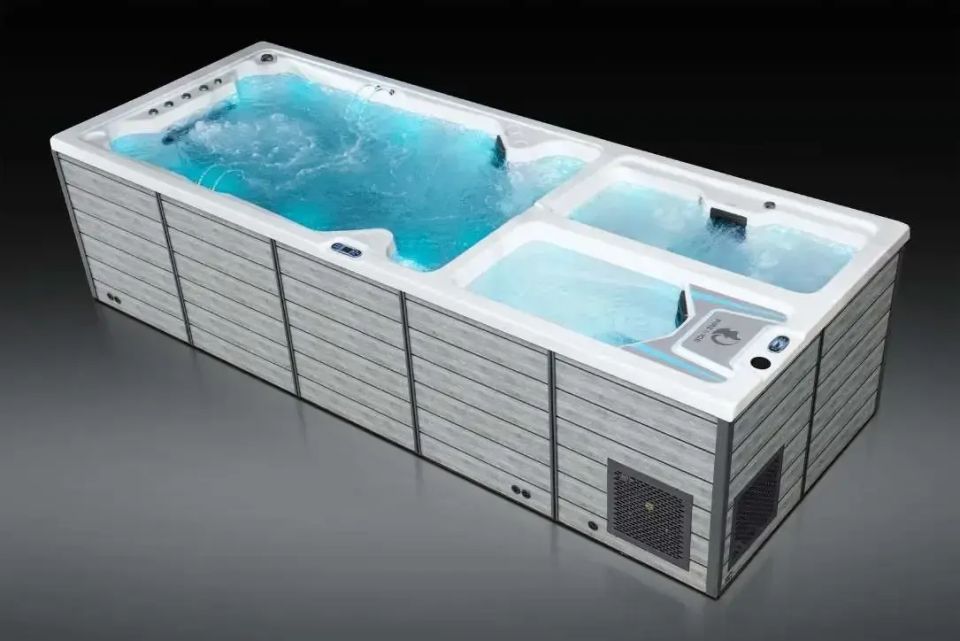 Icelandic The Triathlon hot tub
