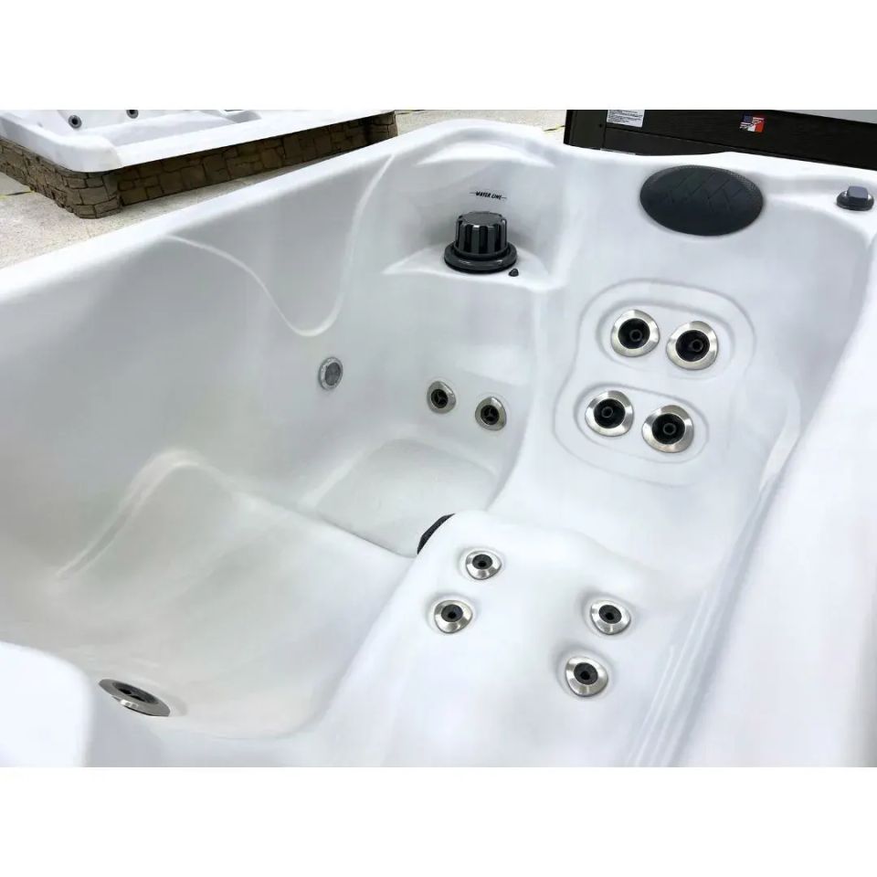 Harmonic H146L.pp hot tub