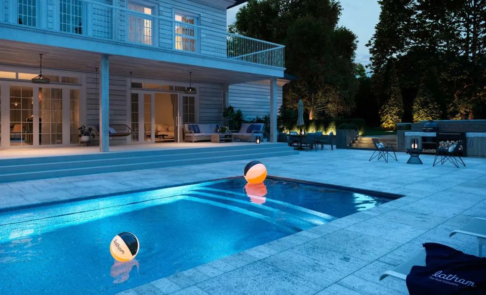 Latham Cayman 16 fiberglass pool