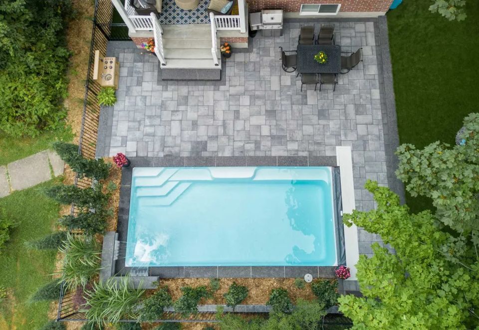 Latham Sirius fiberglass pool