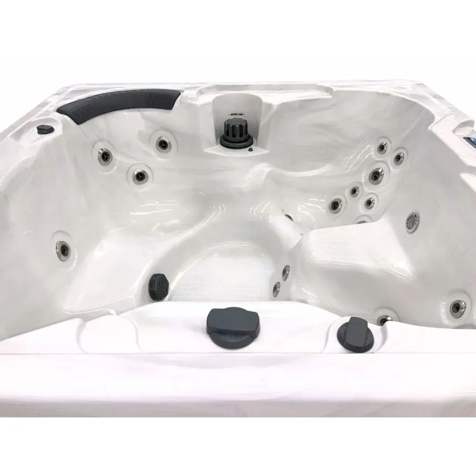 Harmonic H167B.PP hot tub