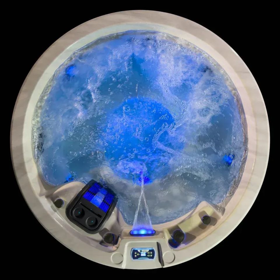 Celtic Luna 118S hot tub