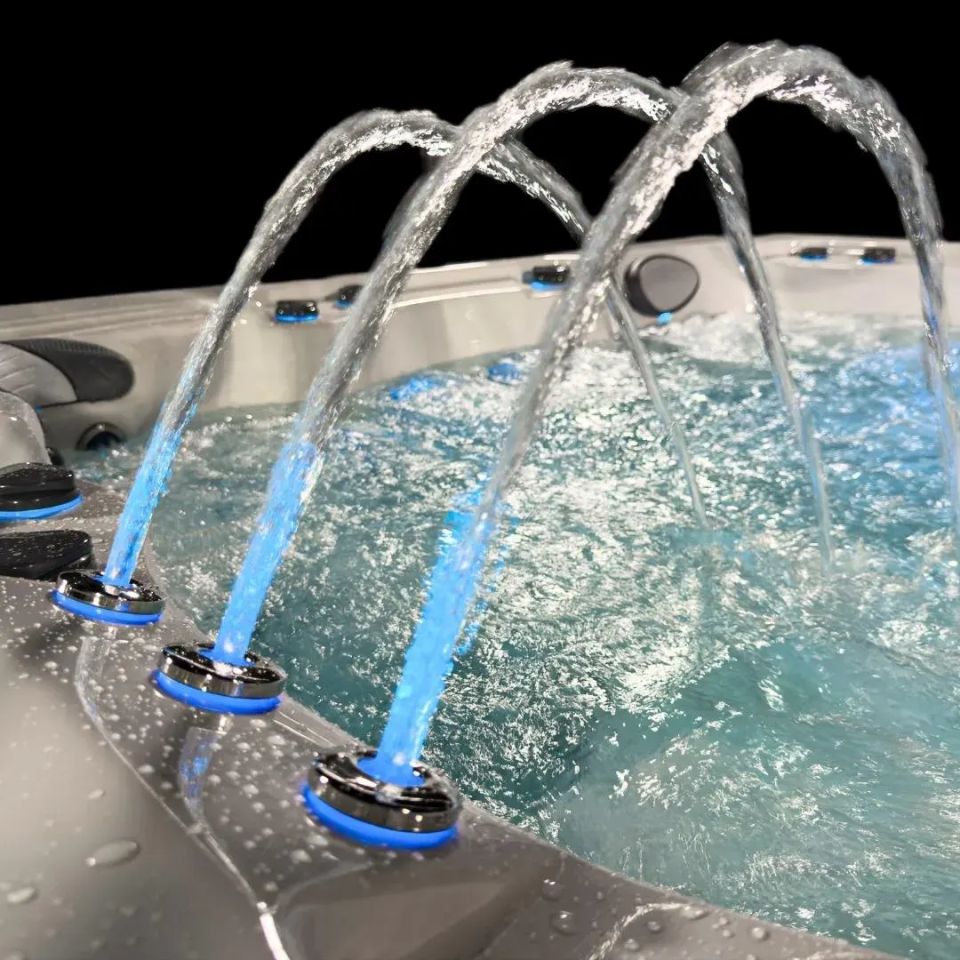 Harmonic H288DL hot tub