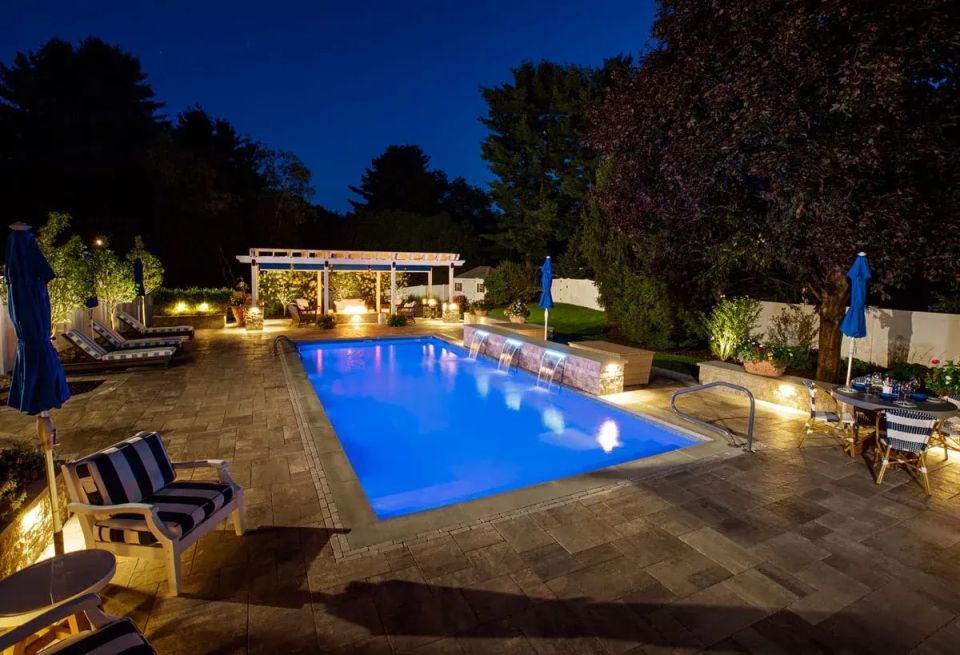 Latham Kingston fiberglass pool