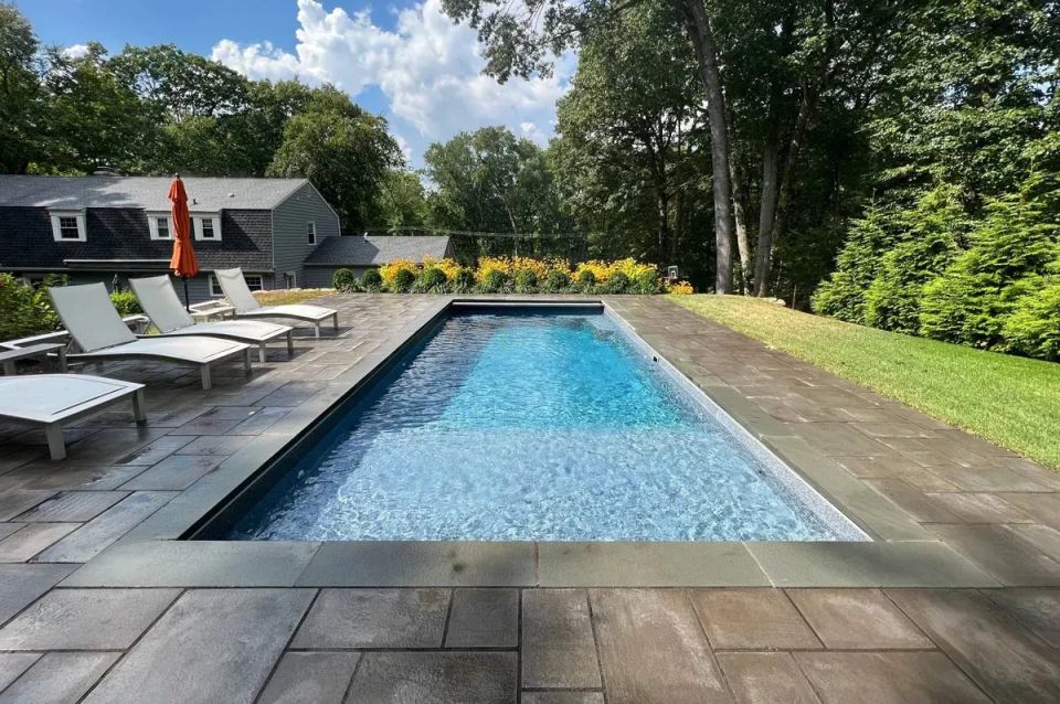 Latham Corinthian 16 fiberglass pool