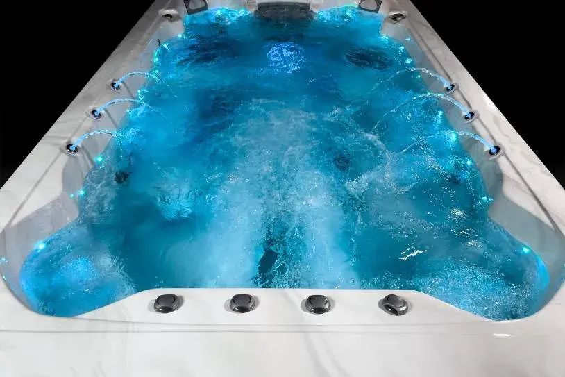 Icelandic Fossa 3B hot tub