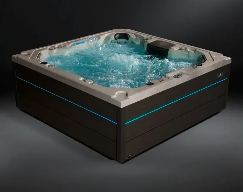 Icelandic Oasis hot tub