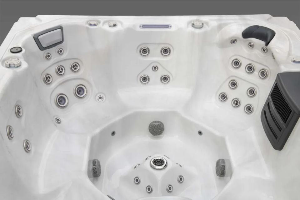 Icelandic Oasis hot tub