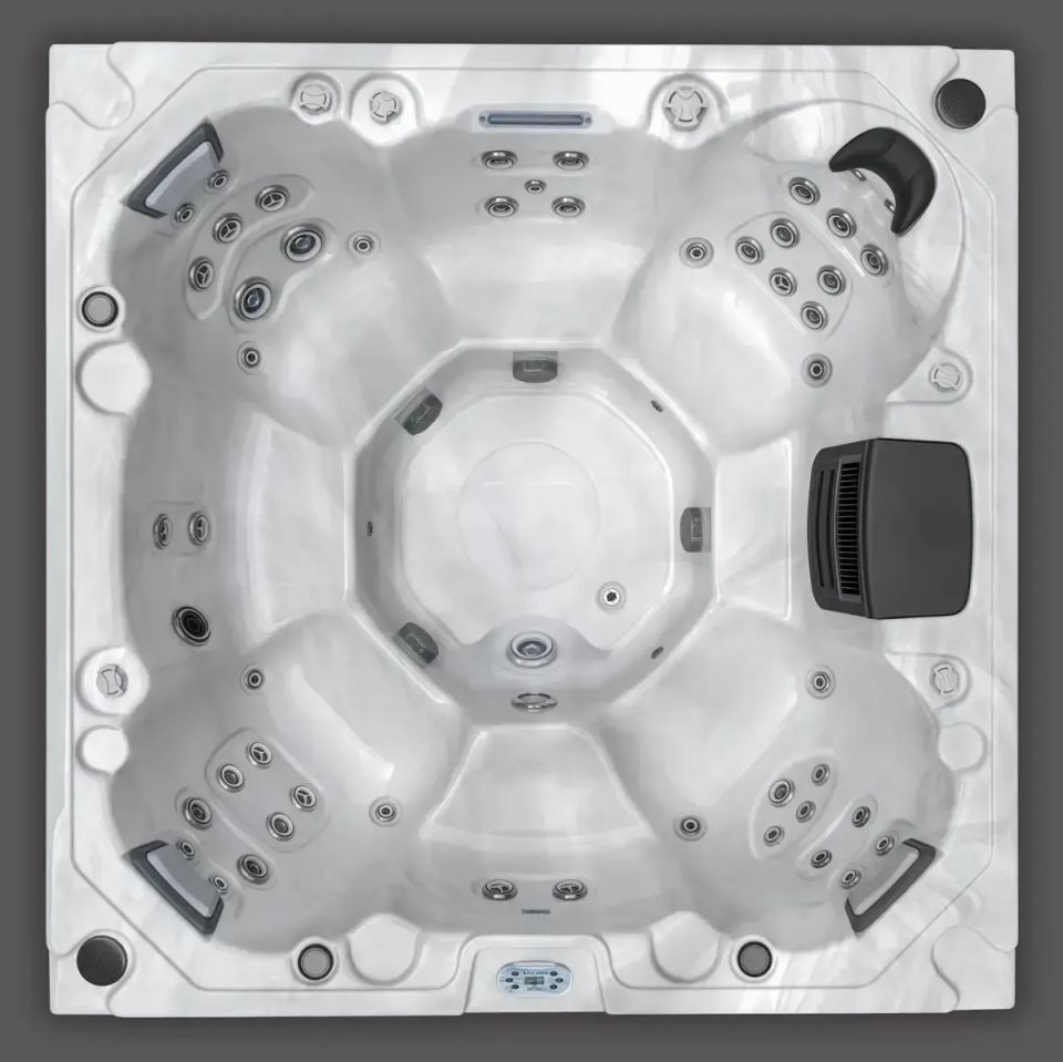Icelandic Fontana hot tub