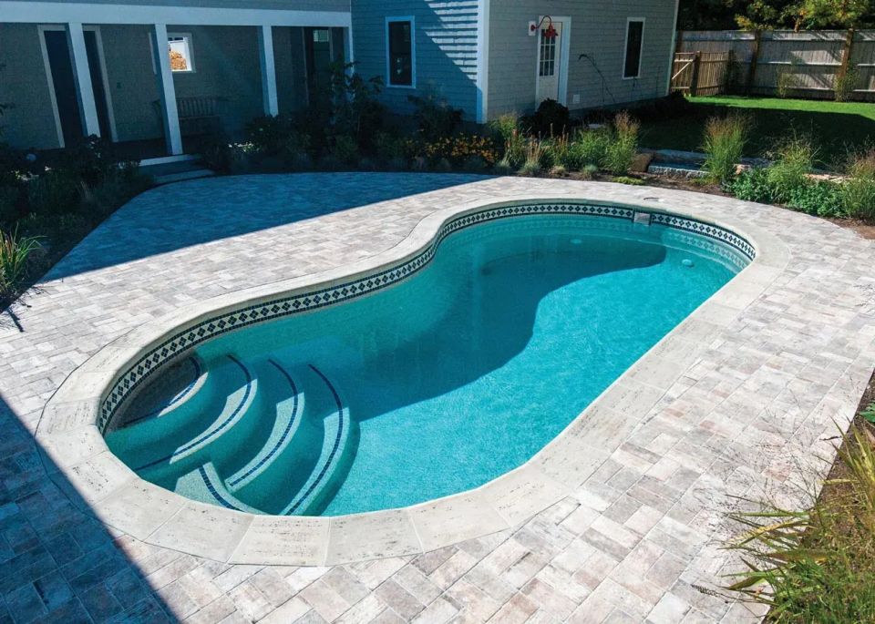 Latham Jamaica 12 fiberglass pool