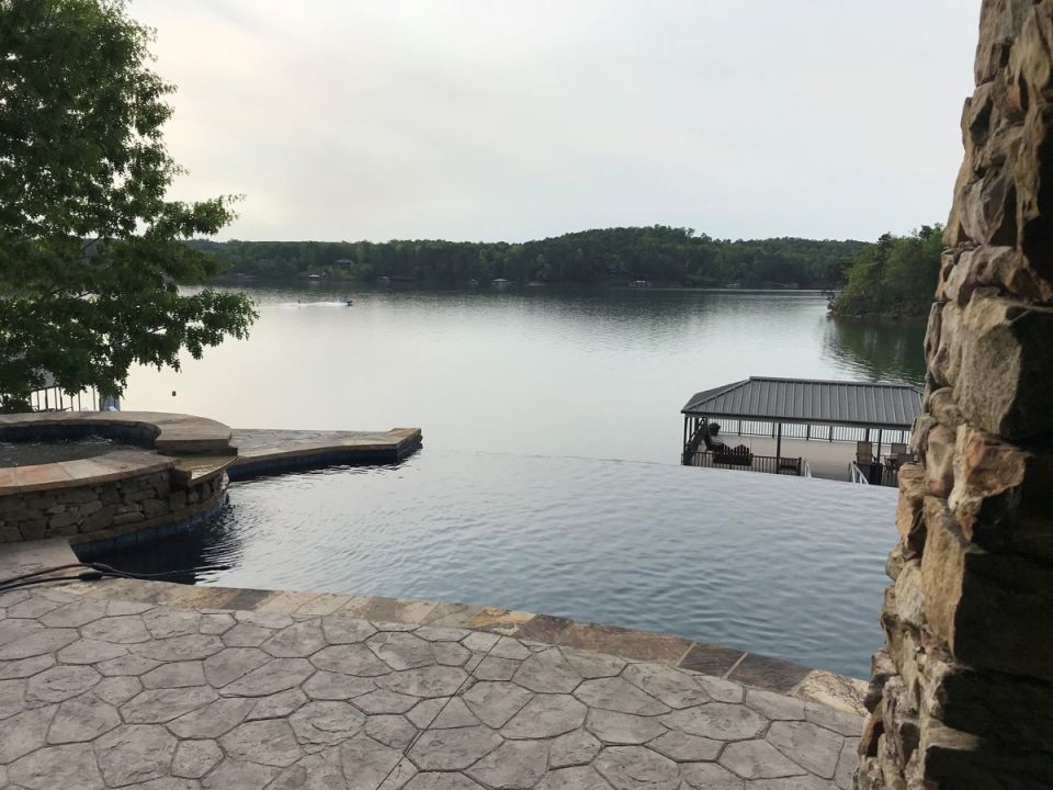 Gunite Infinity Pool – Smith Lake, AL