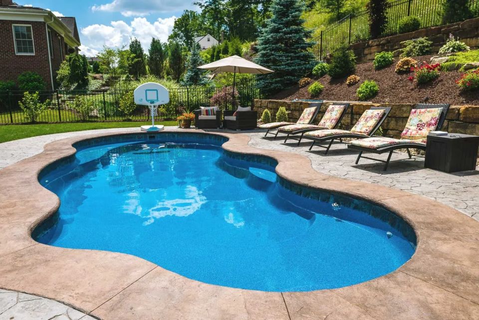 Latham Fiji fiberglass pool
