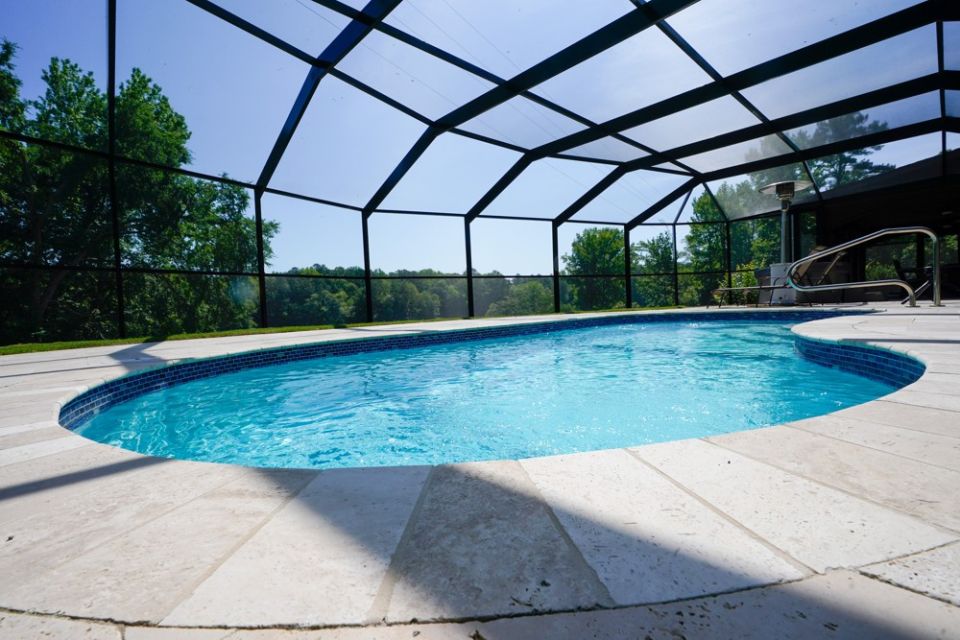 Screened Fiberglass Pool – Clanton, AL