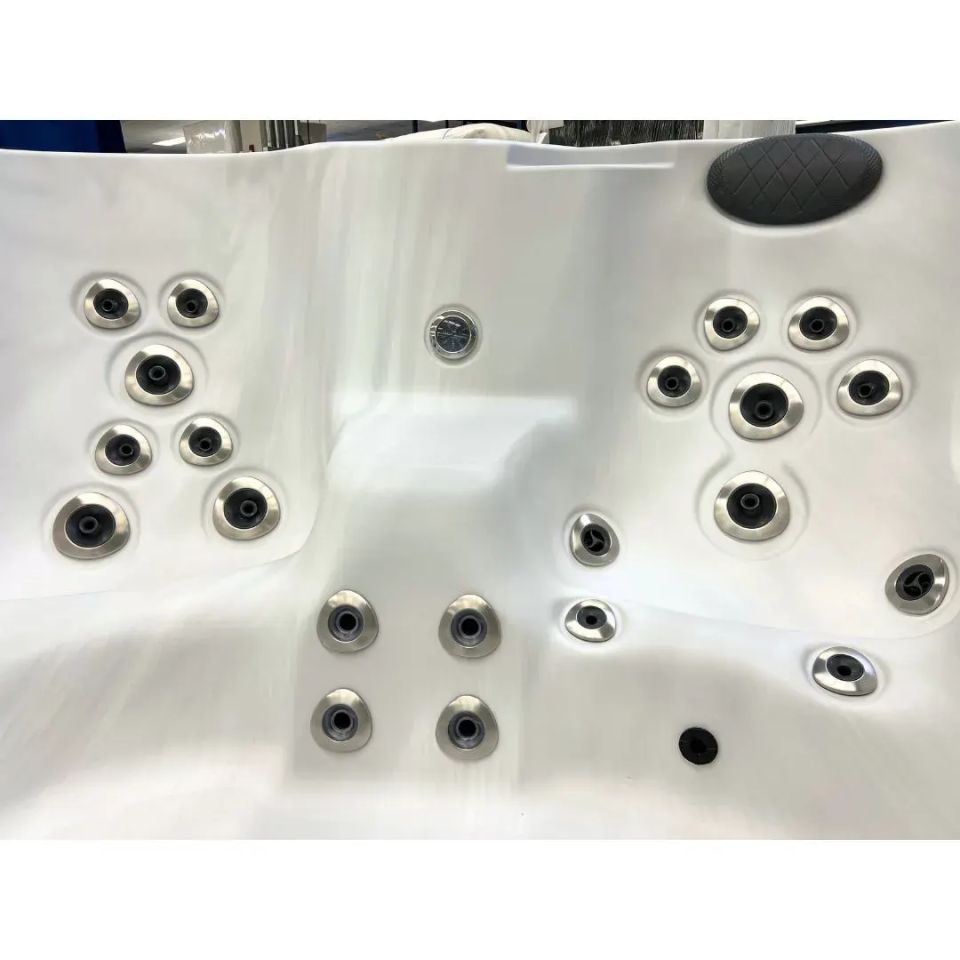 Harmonic H167B hot tub