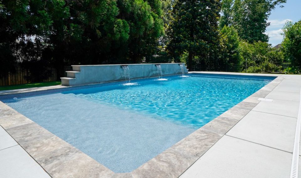 Modern Gunite Pool with Tanning Ledge