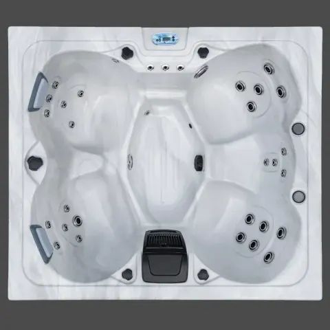 Icelandic Aurora hot tub