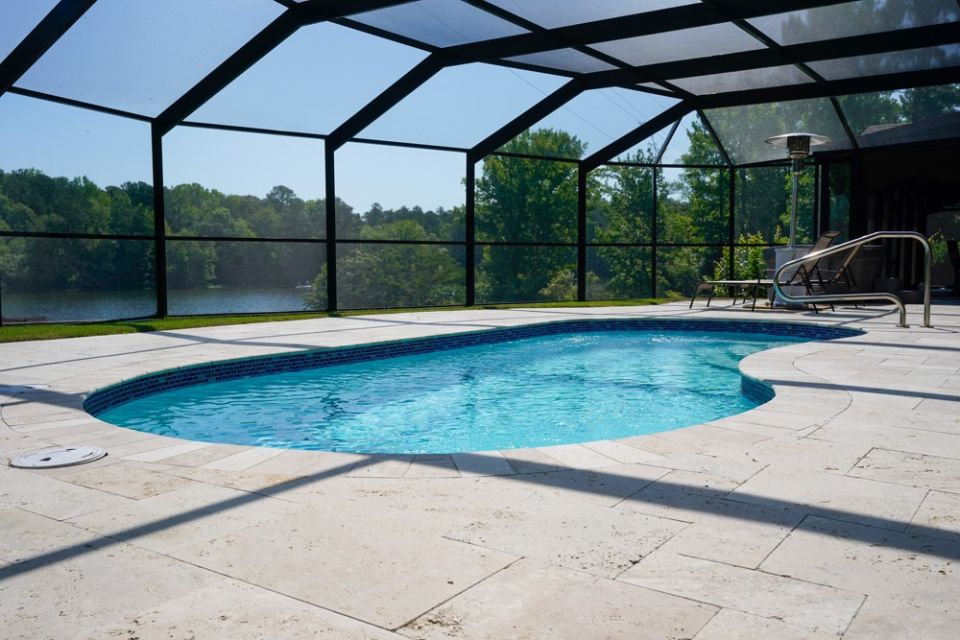 Screened Fiberglass Pool – Clanton, AL
